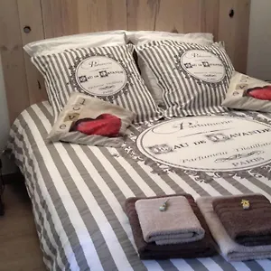https://les-lavandes-destoublon.fr-provencehotel.com